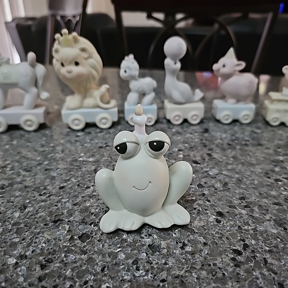 Precious Moments by Enesco, B0010, "Hoppy Birthday", 1995